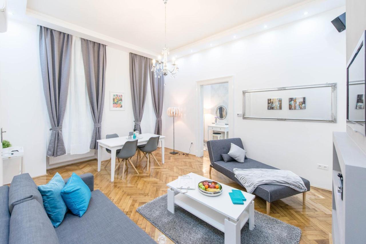 Dominik Apartment Budapeste Exterior foto